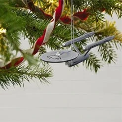 Hallmark Keepsake Christmas Ornament 2018 Year Dated, Star Trek U.S.S. Enterprise, Metal, USS 9 Hallmark Keepsake Christmas Ornament 2018 Year Dated, Star Trek U.S.S. Enterprise, Metal, USS -Department 56 Shop 51pqX6fKS1L